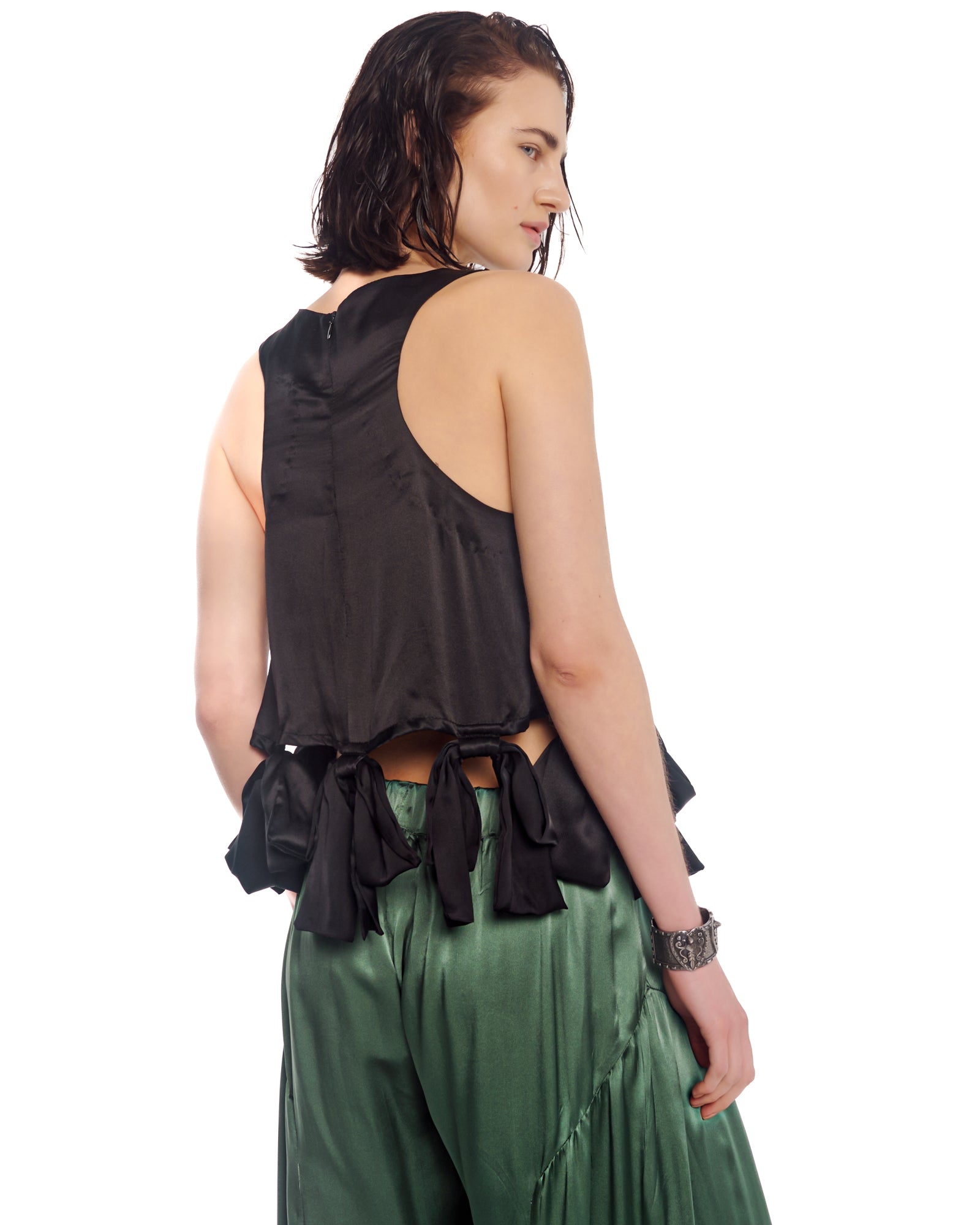 Schwarzes Satin-Top mit Schleife