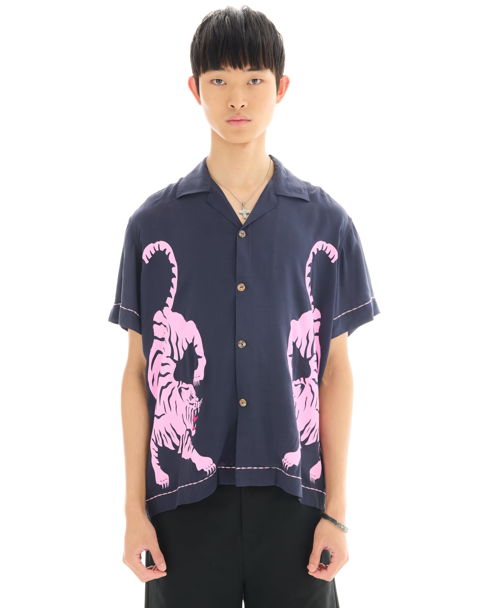 Hockender Tiger Shirt
