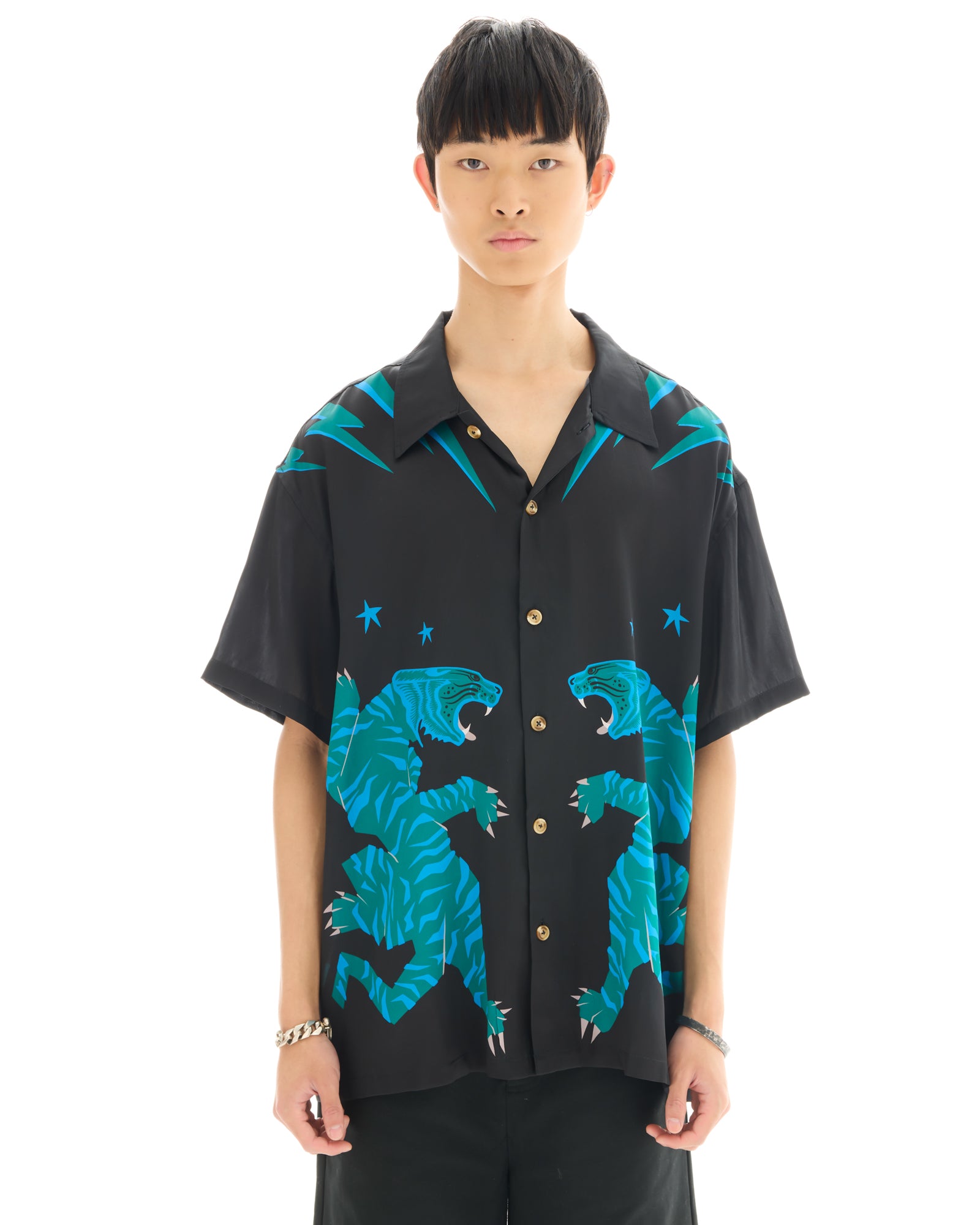 臥虎シルクシャツ