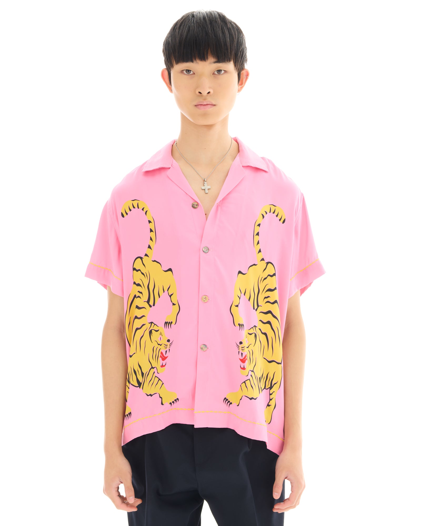 臥虎シルクシャツ