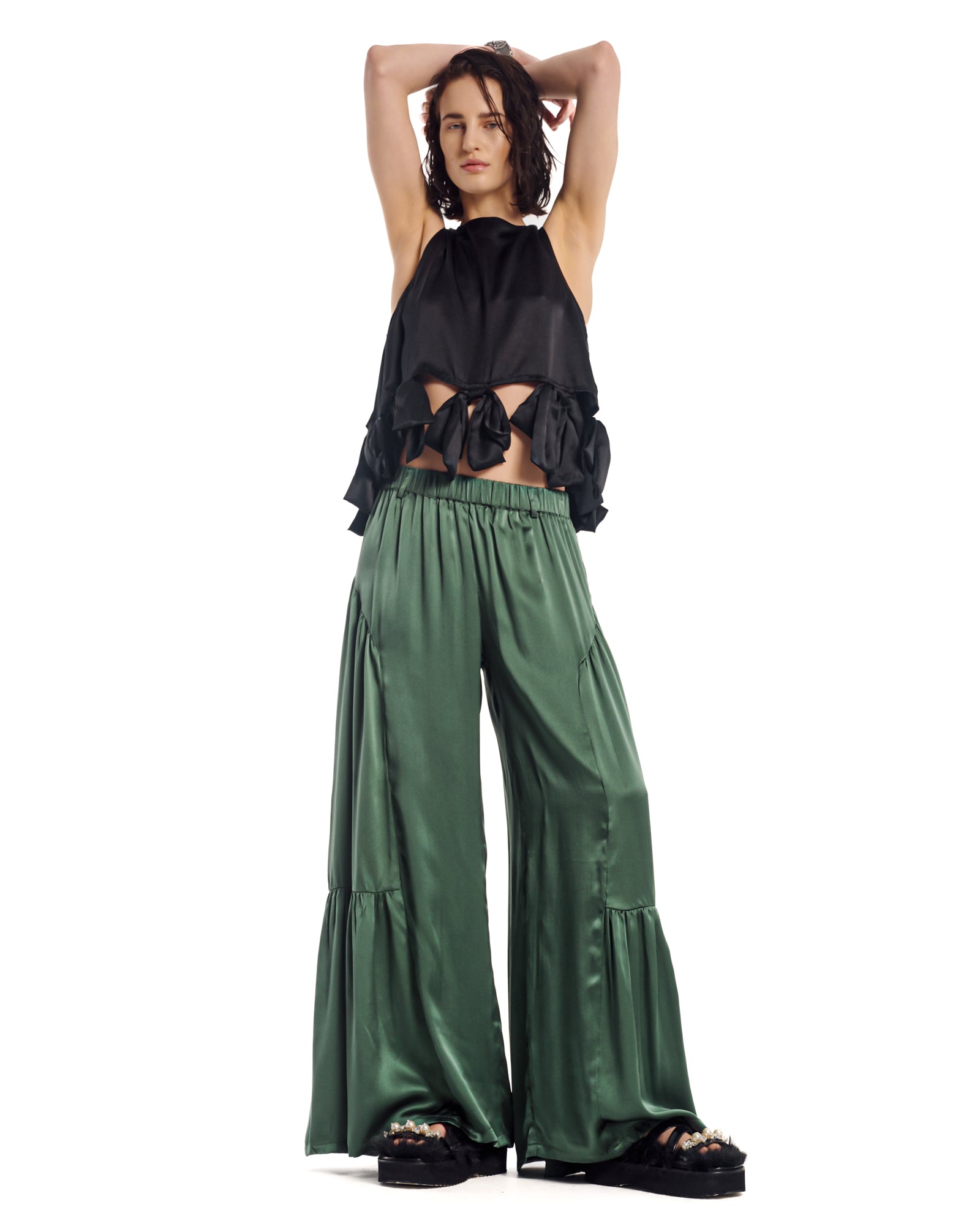 Schwarzes Satin-Top mit Schleife