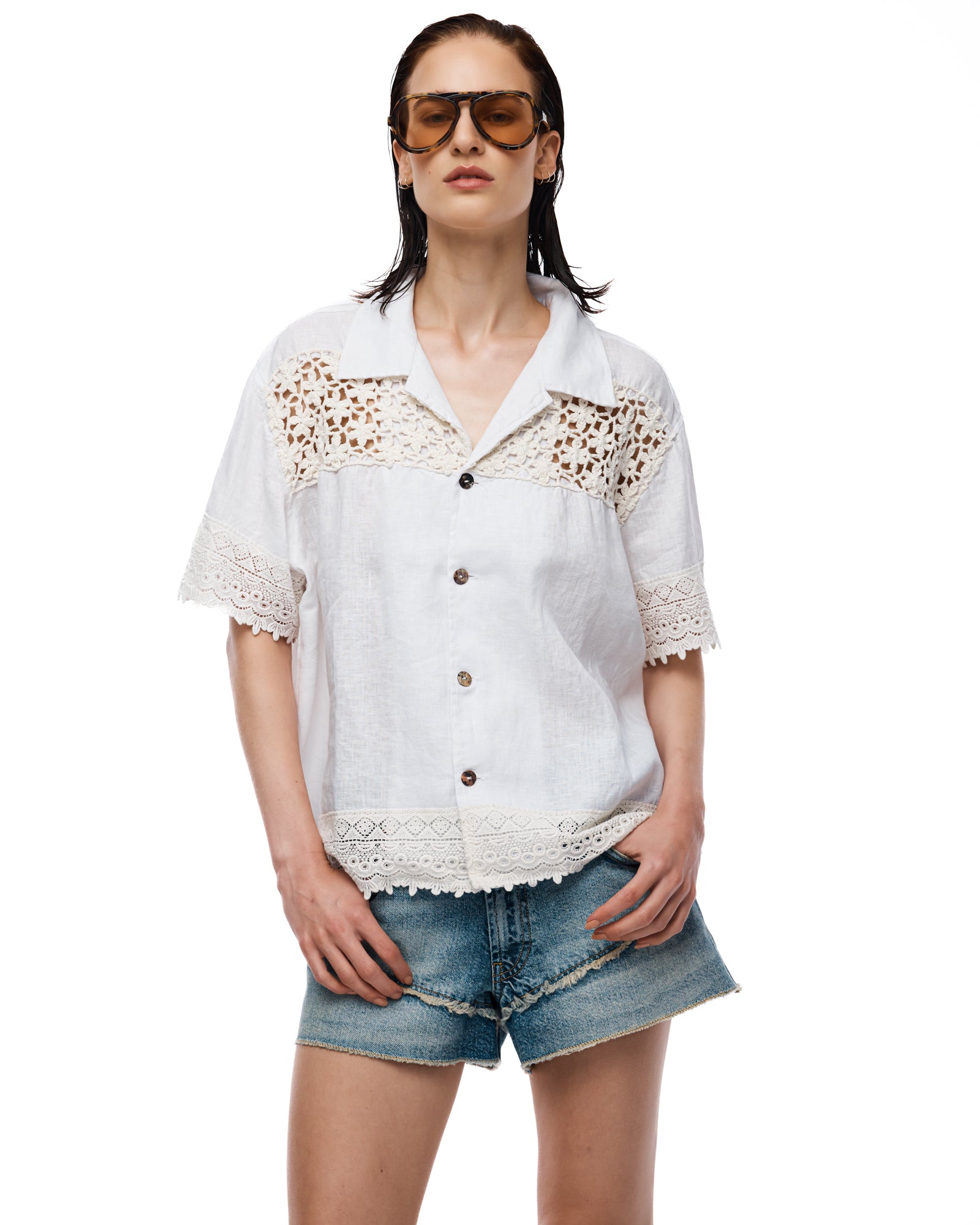 ディキシーサテンとシャンティリーレースのシャツ