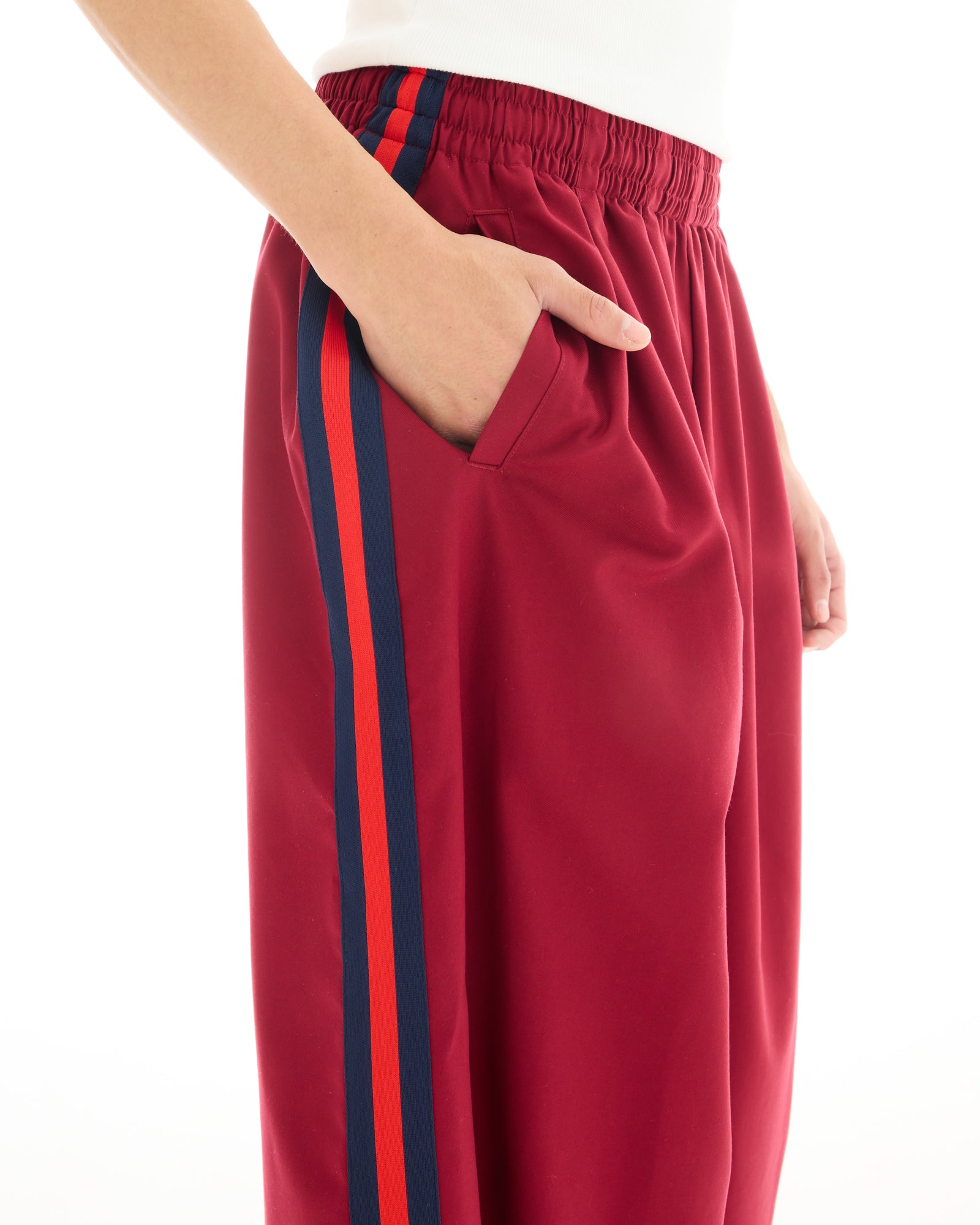 Lilafarbene Trainingshose „The Tales Harajuku“