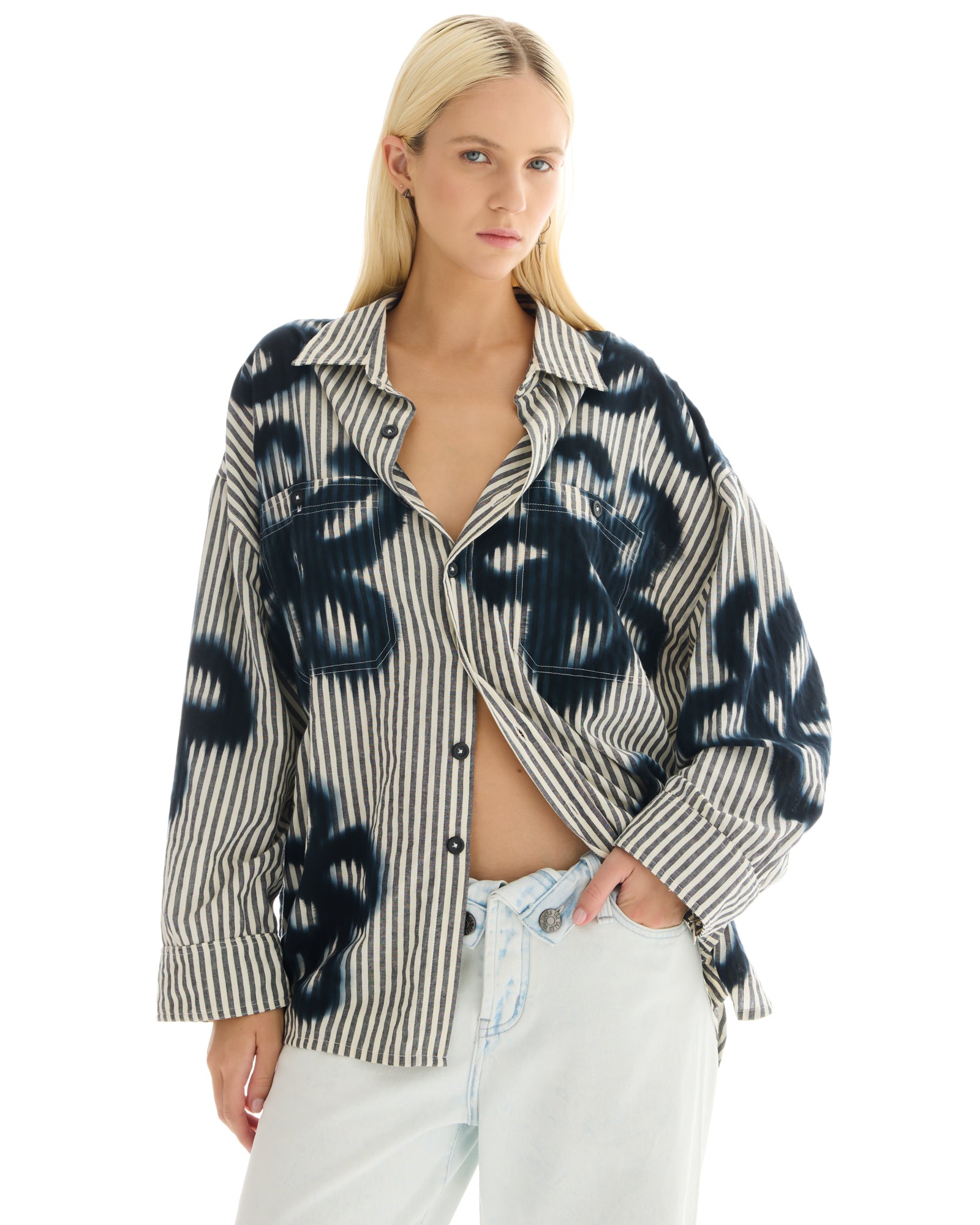 ディキシーサテンとシャンティリーレースのシャツ