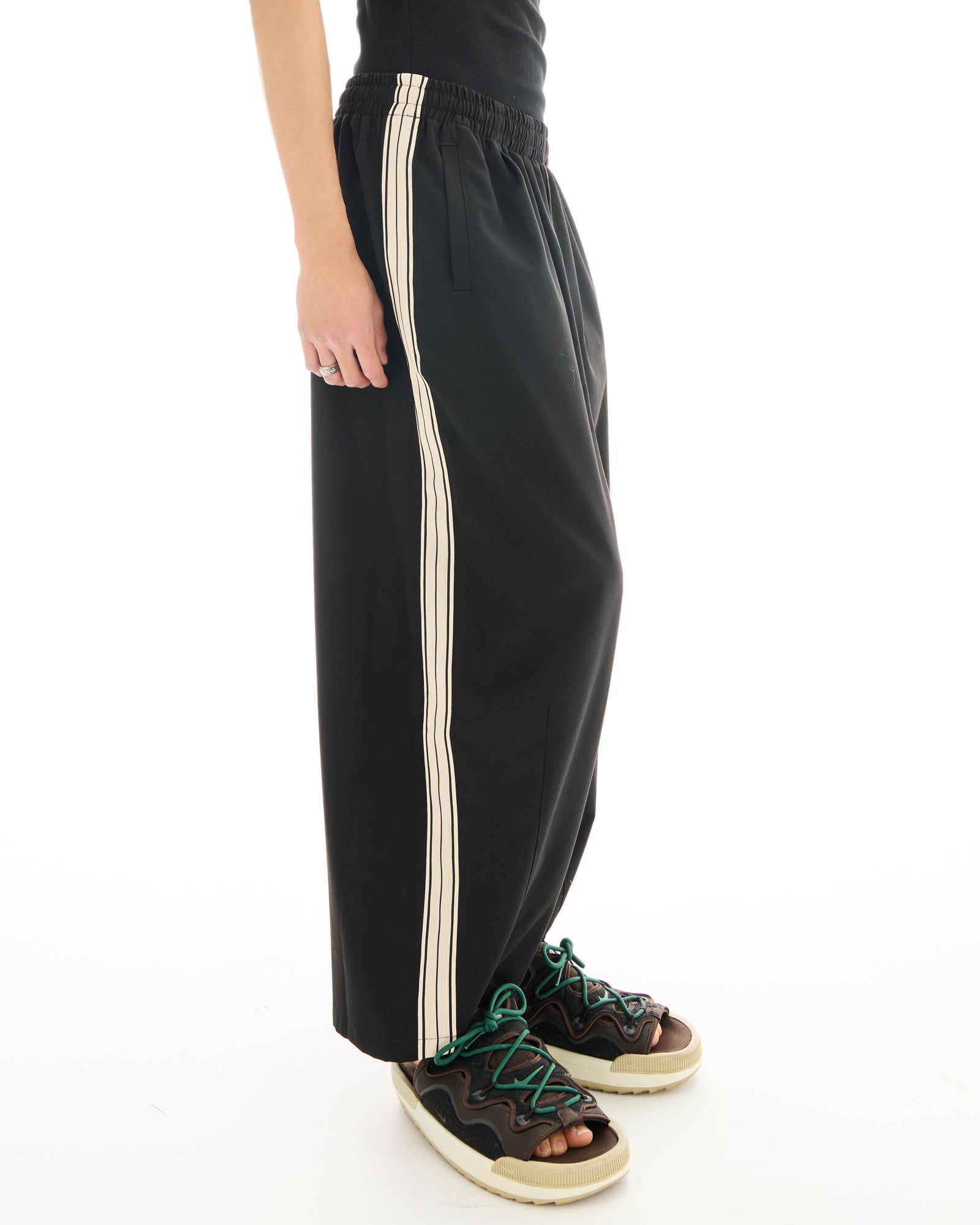 Lilafarbene Trainingshose „The Tales Harajuku“