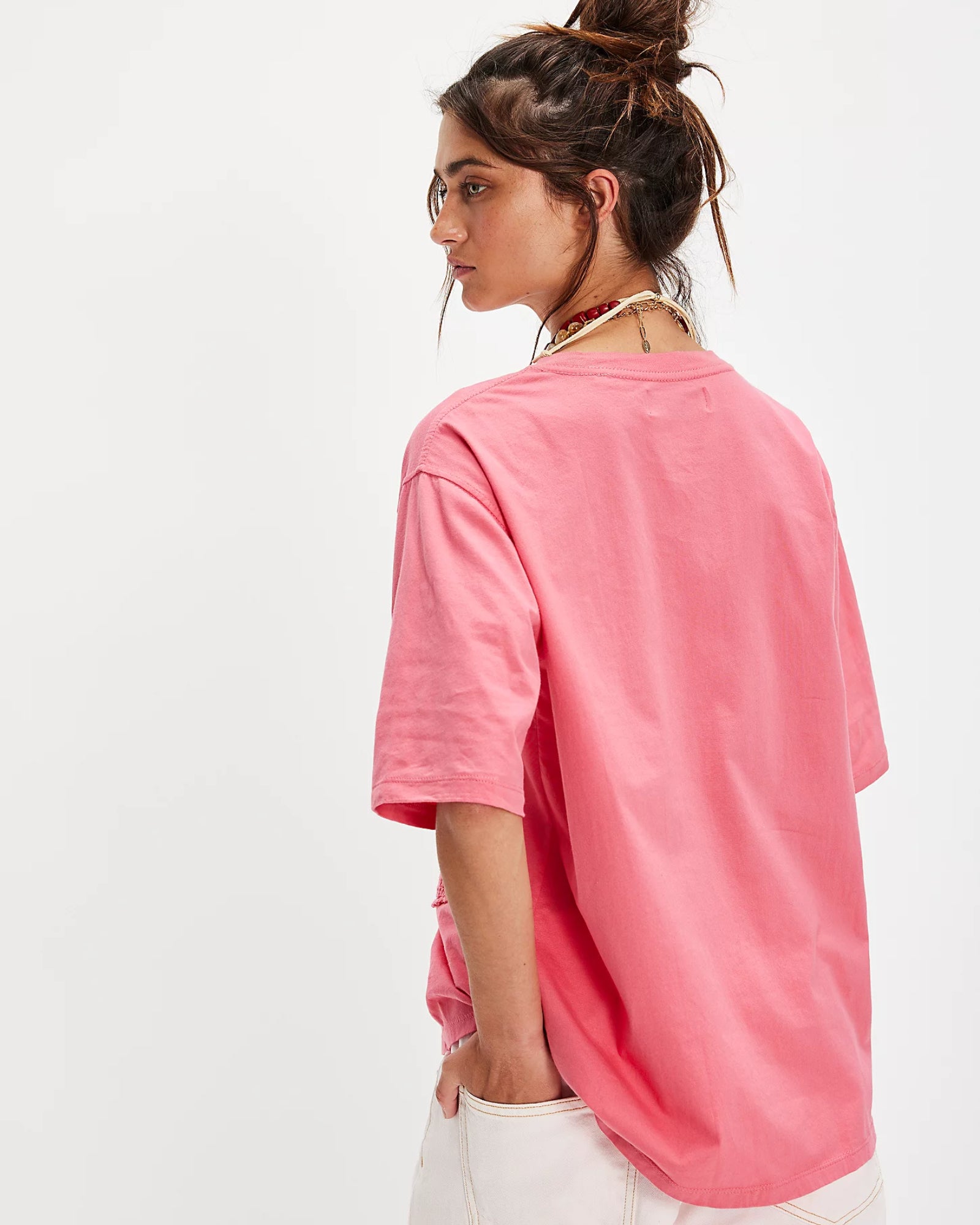 Gehäkeltes Blumen-T-Shirt