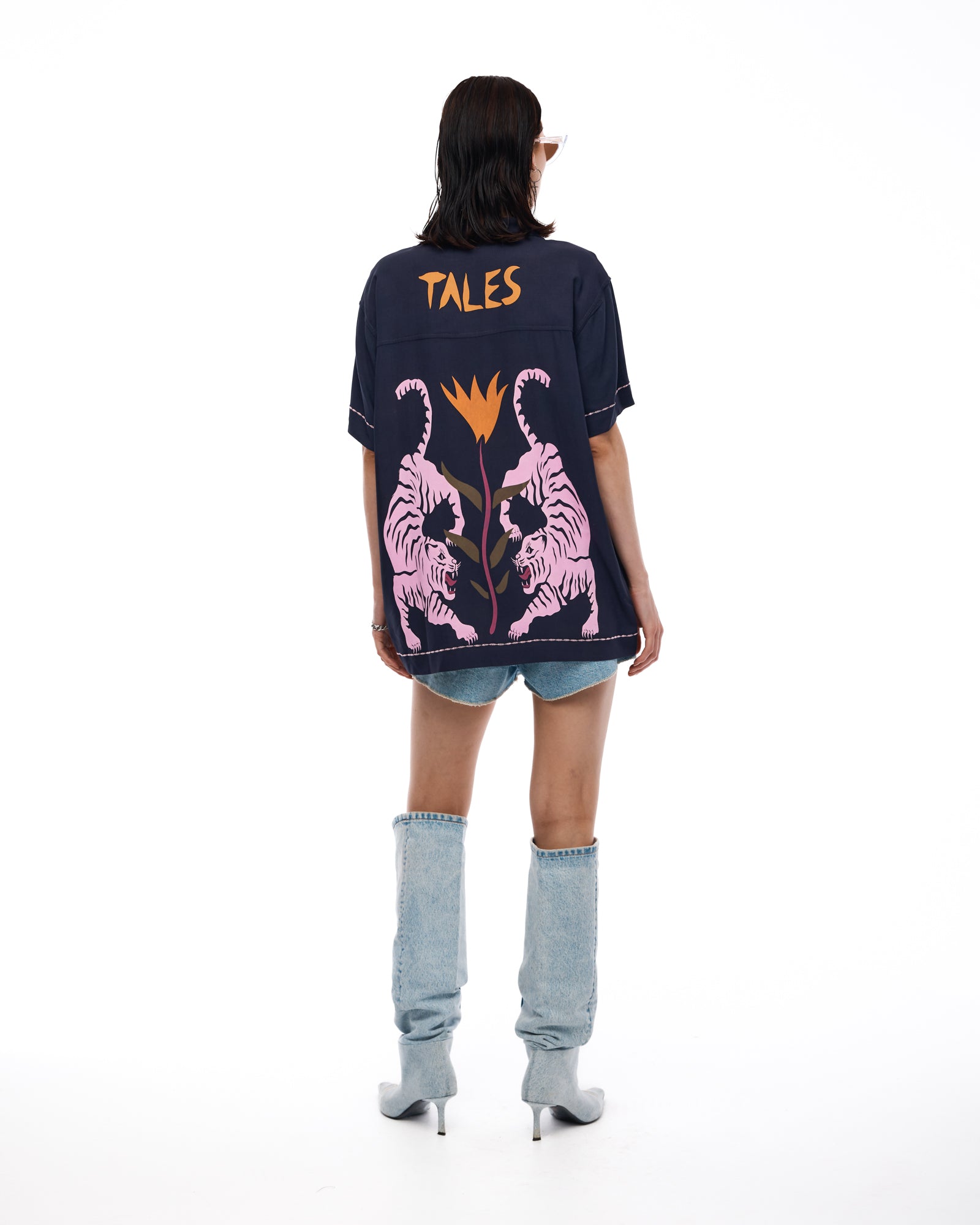 Hockender Tiger Shirt