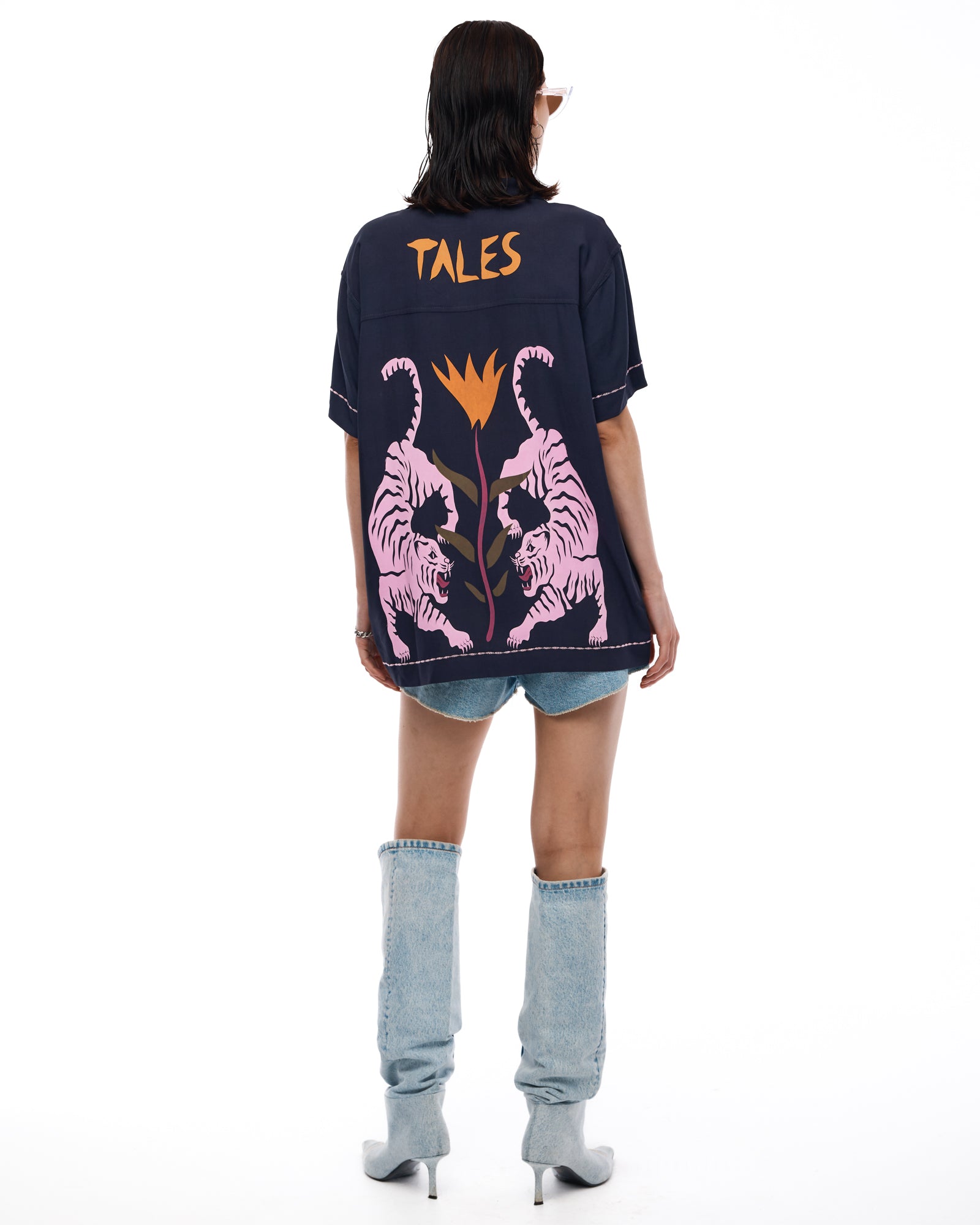 Hockender Tiger Shirt