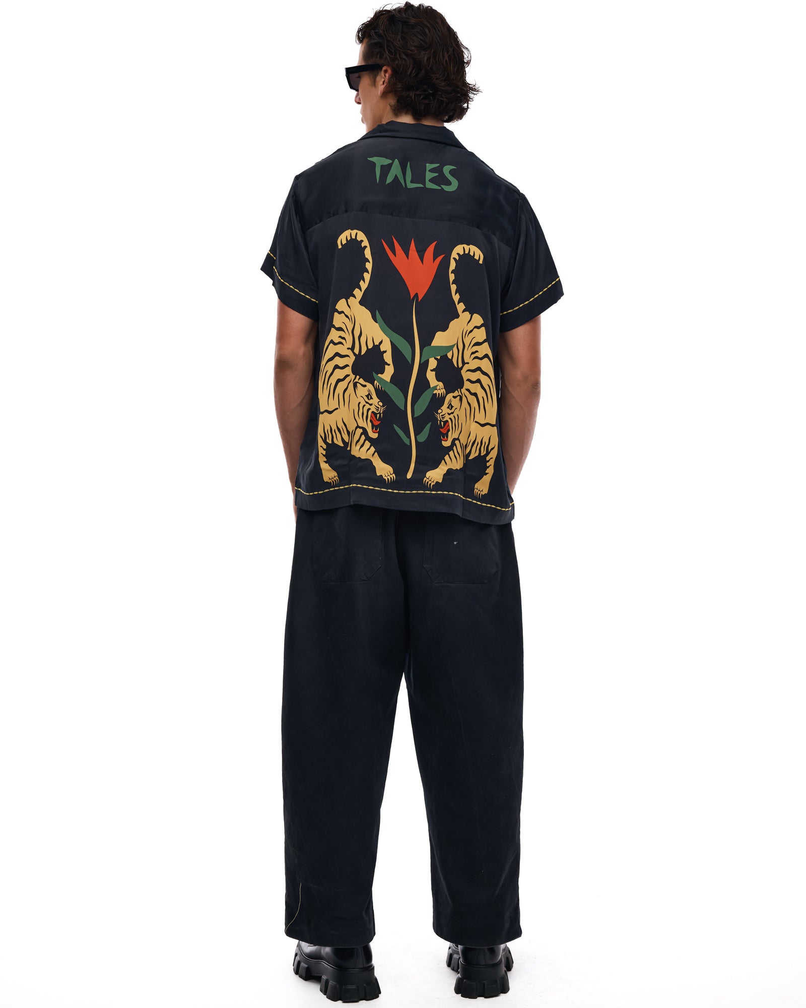 臥虎シルクシャツ