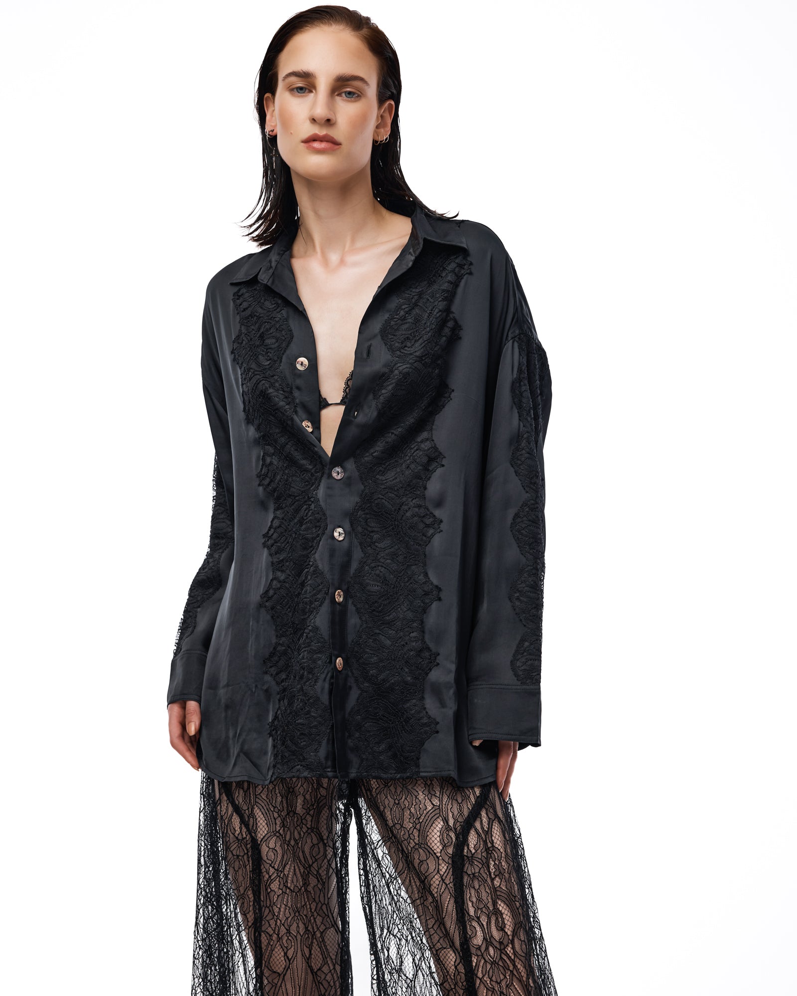 Hemd aus Dixie-Satin und Chantilly-Spitze