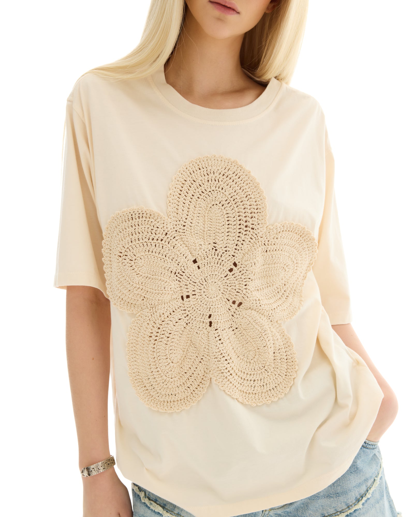 クロシェフラワーTシャツ