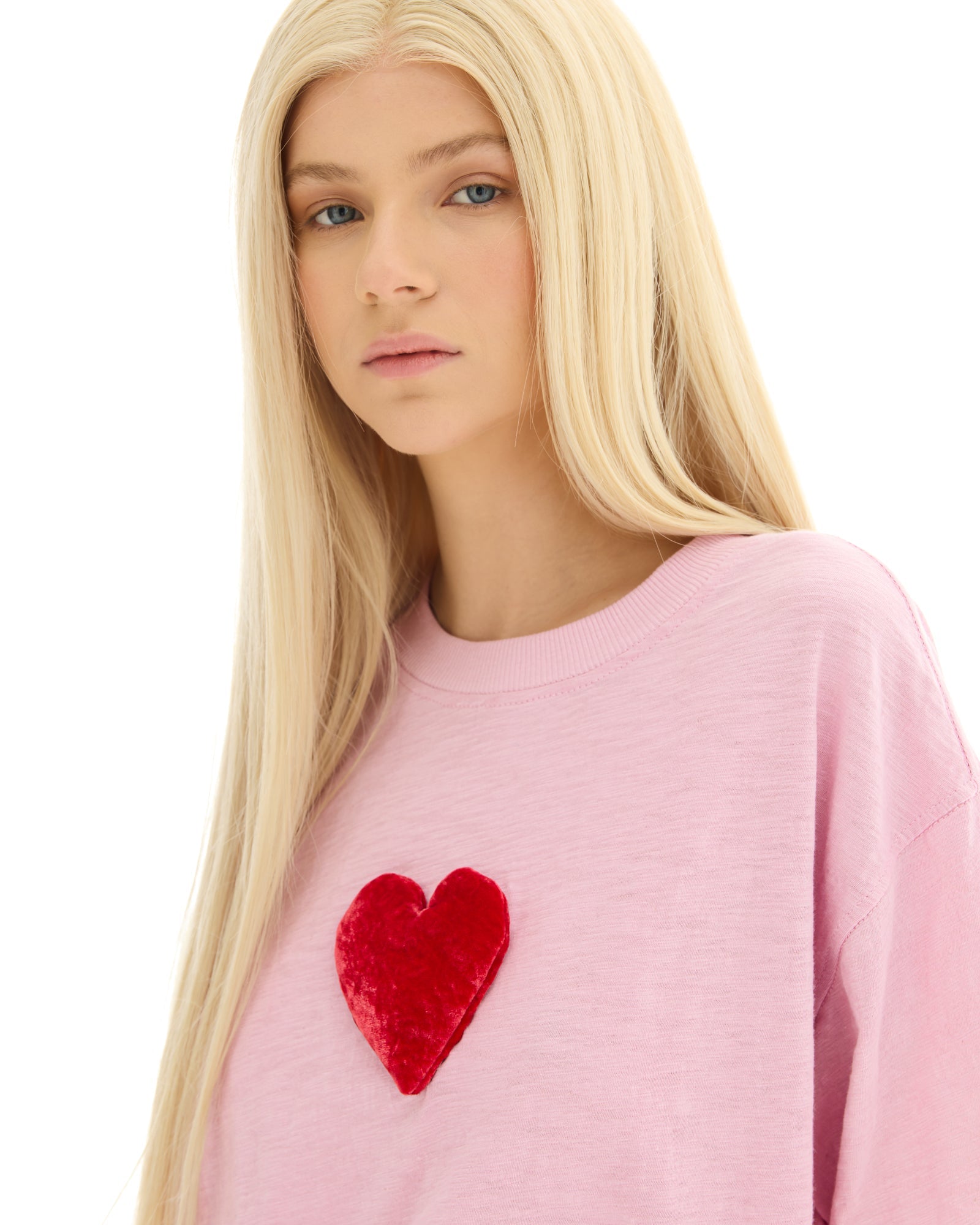 We Love Velvet Heart Street Tee THE TALES