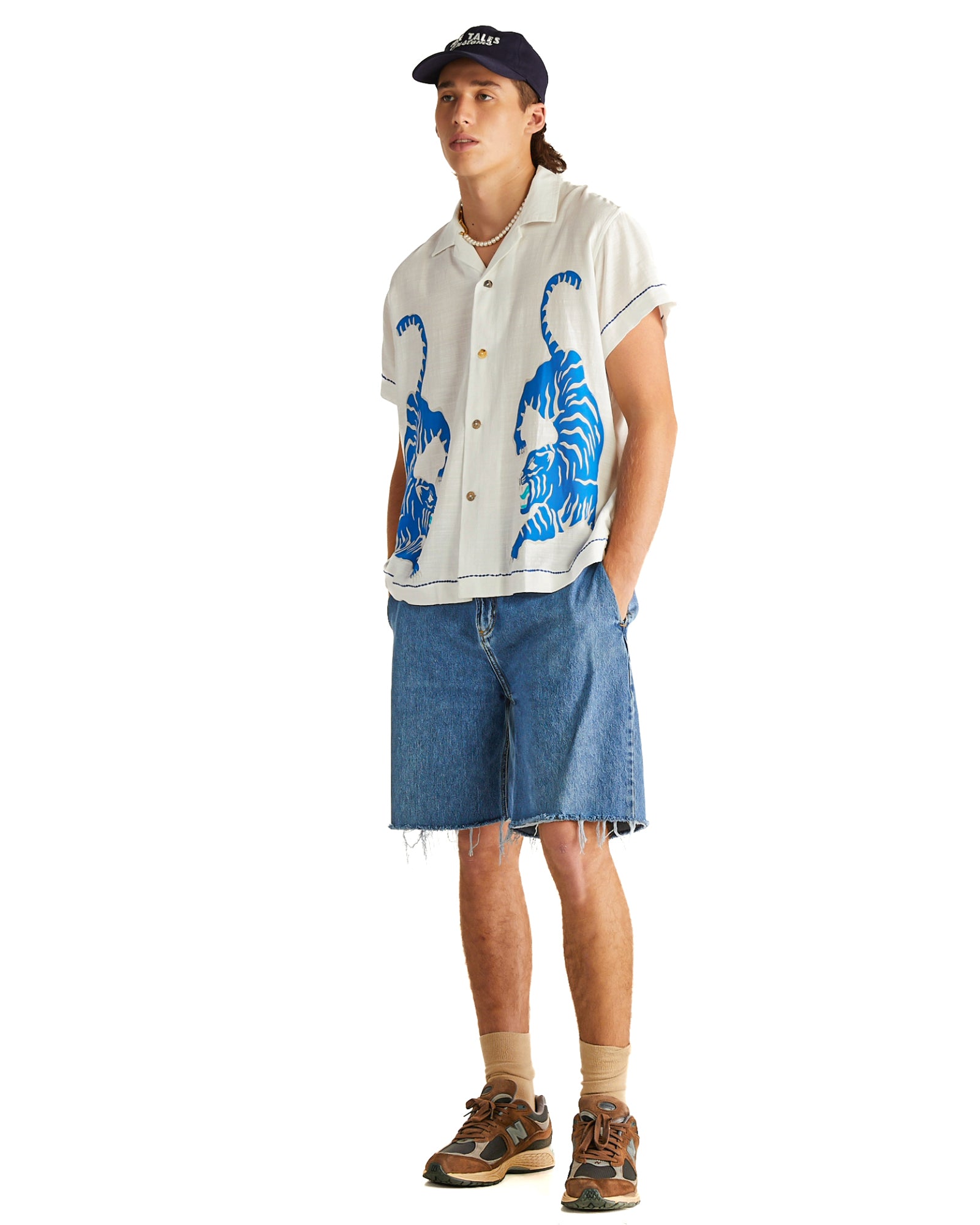Hockender Tiger Shirt