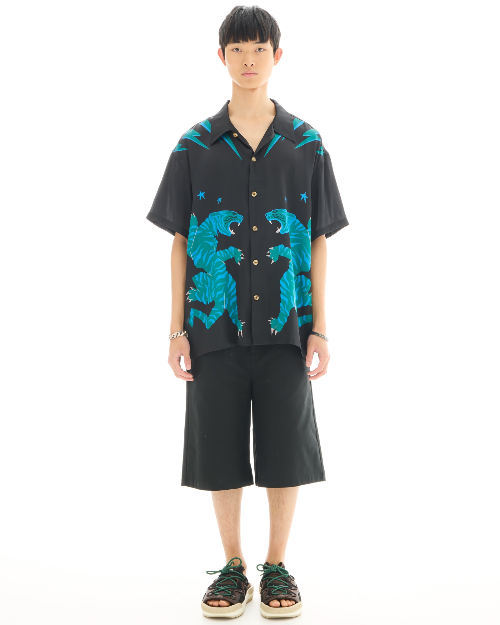 臥虎シルクシャツ