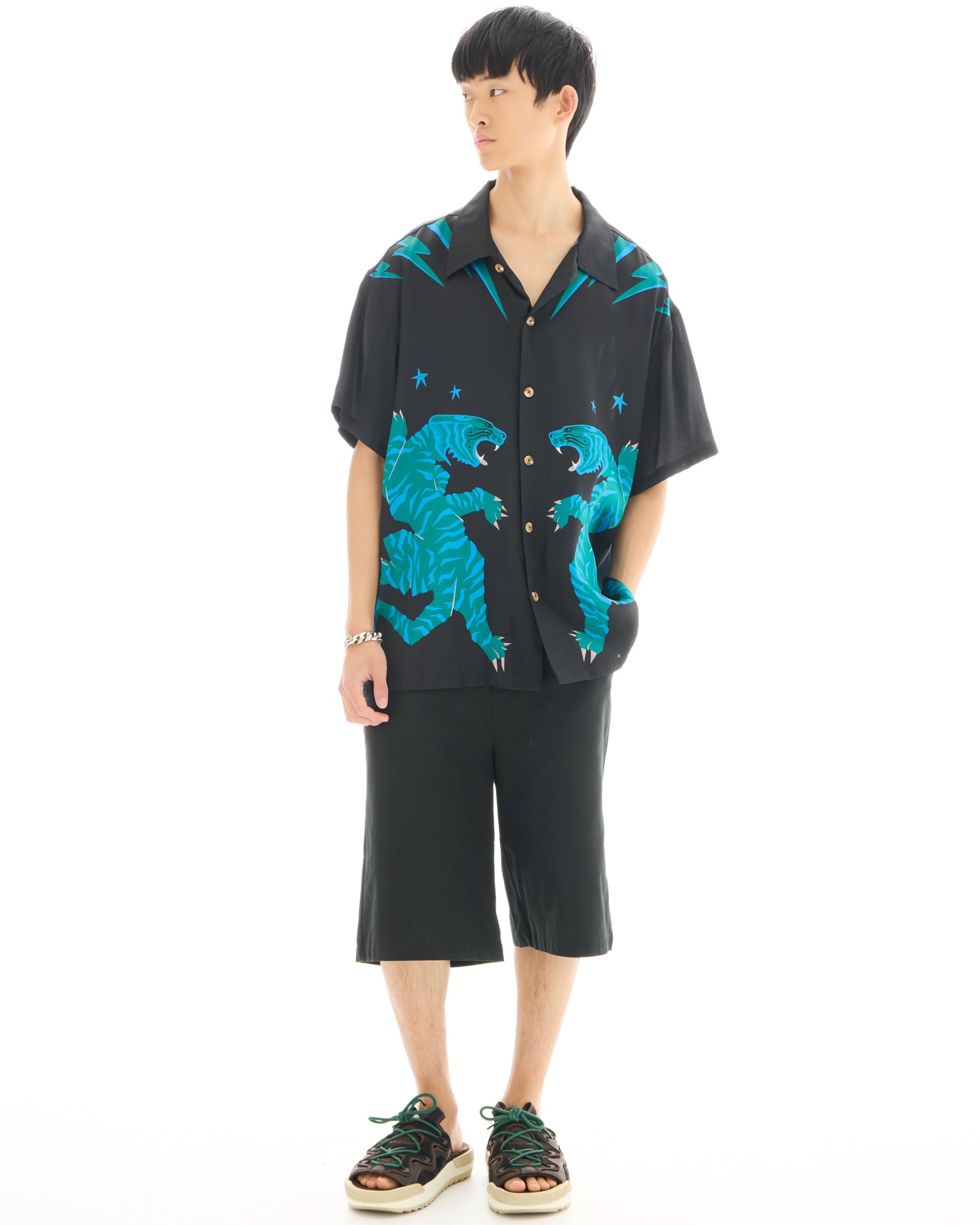 臥虎シルクシャツ