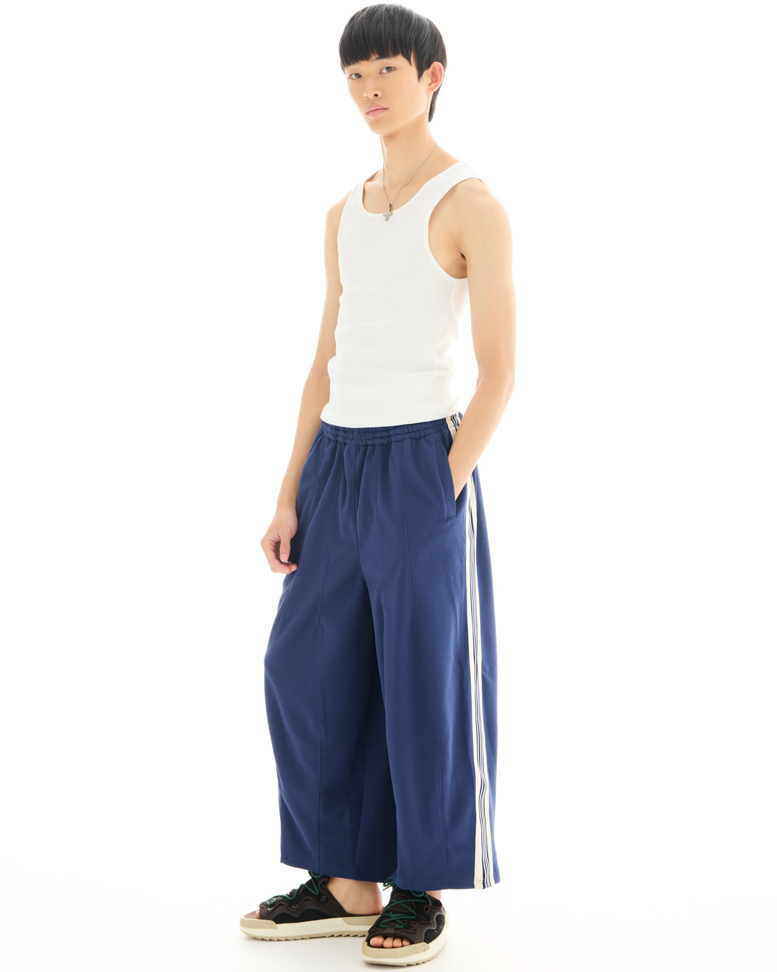 Lilafarbene Trainingshose „The Tales Harajuku“