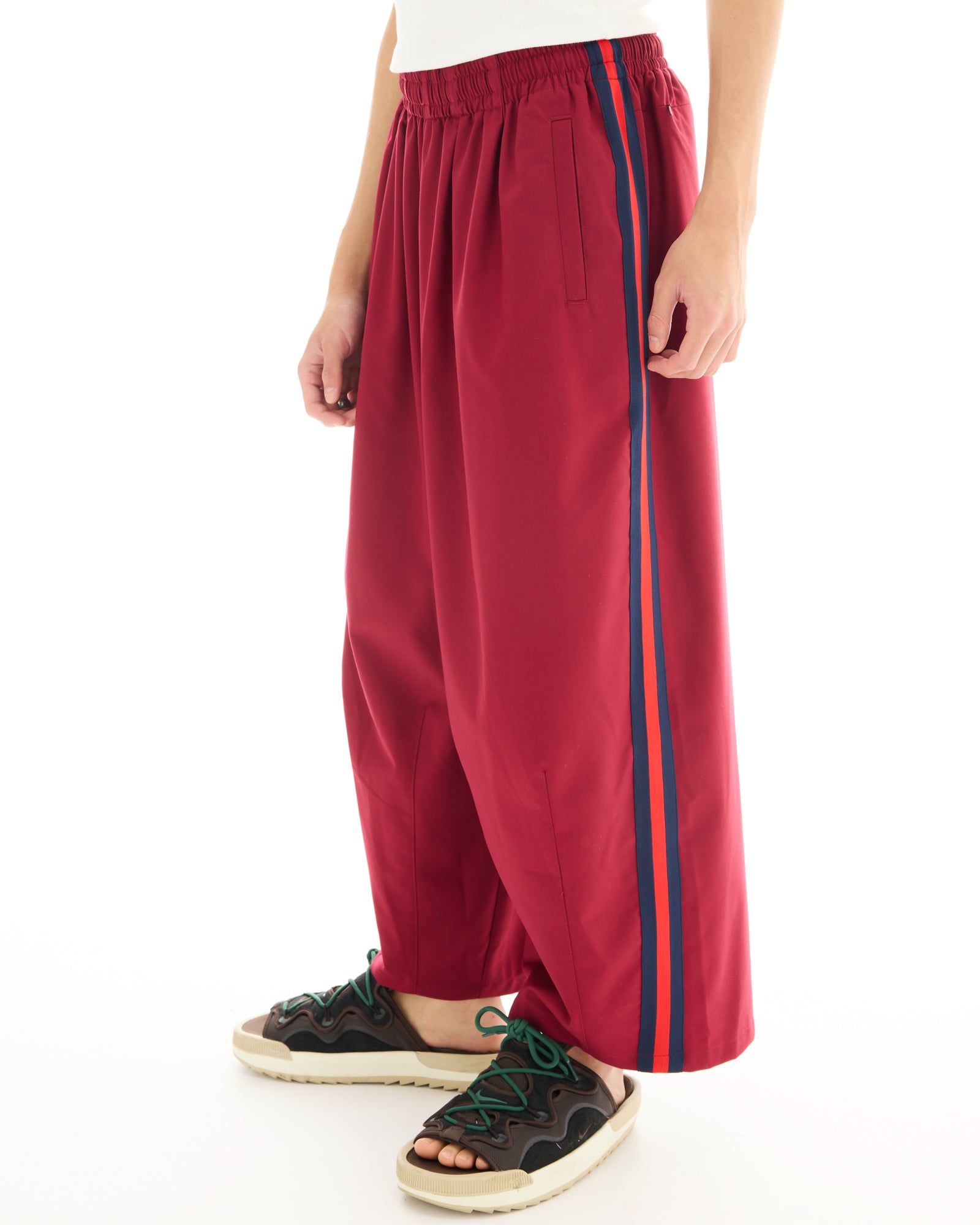 Lilafarbene Trainingshose „The Tales Harajuku“