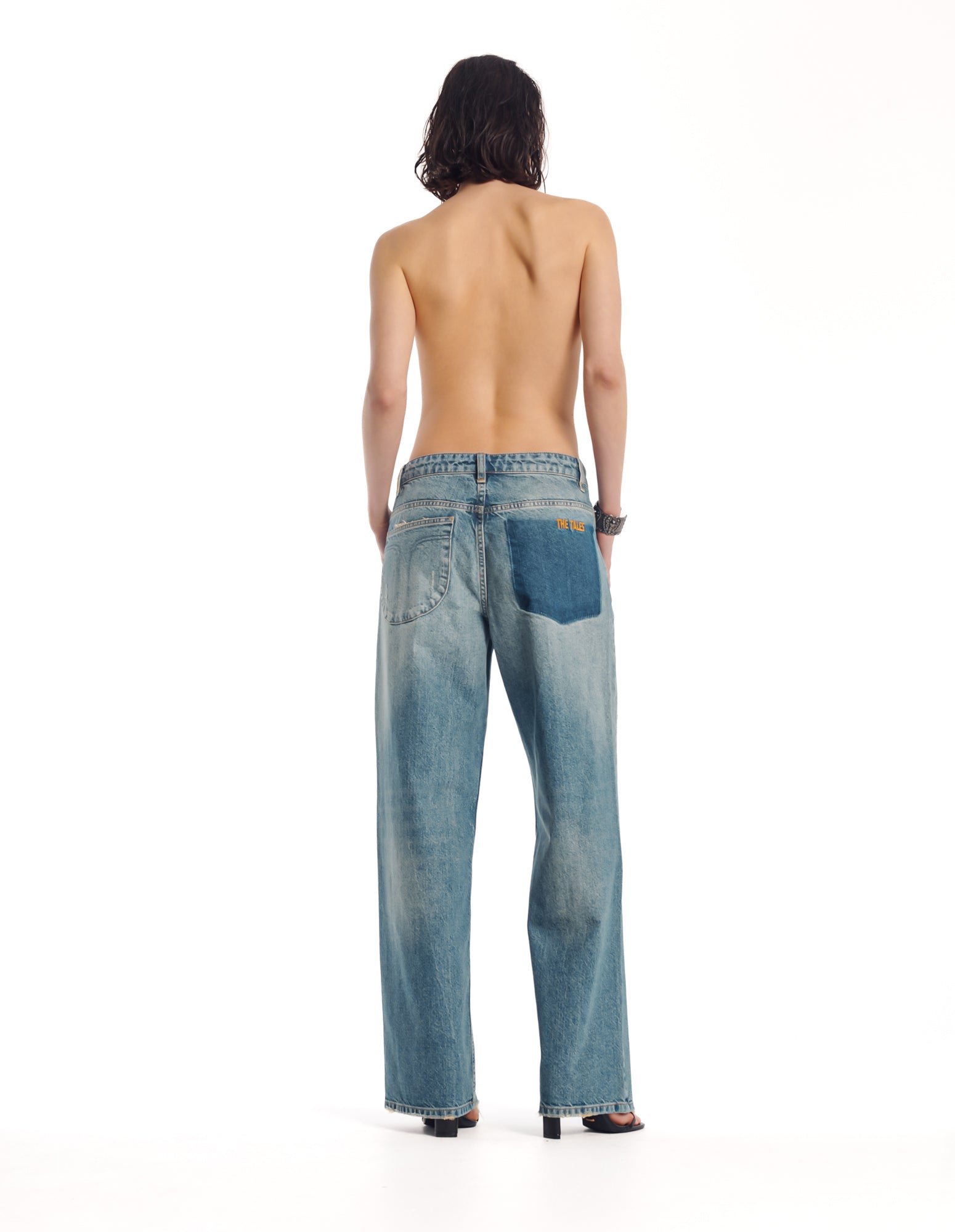 The Tales – Jeans mit gerollter Taille