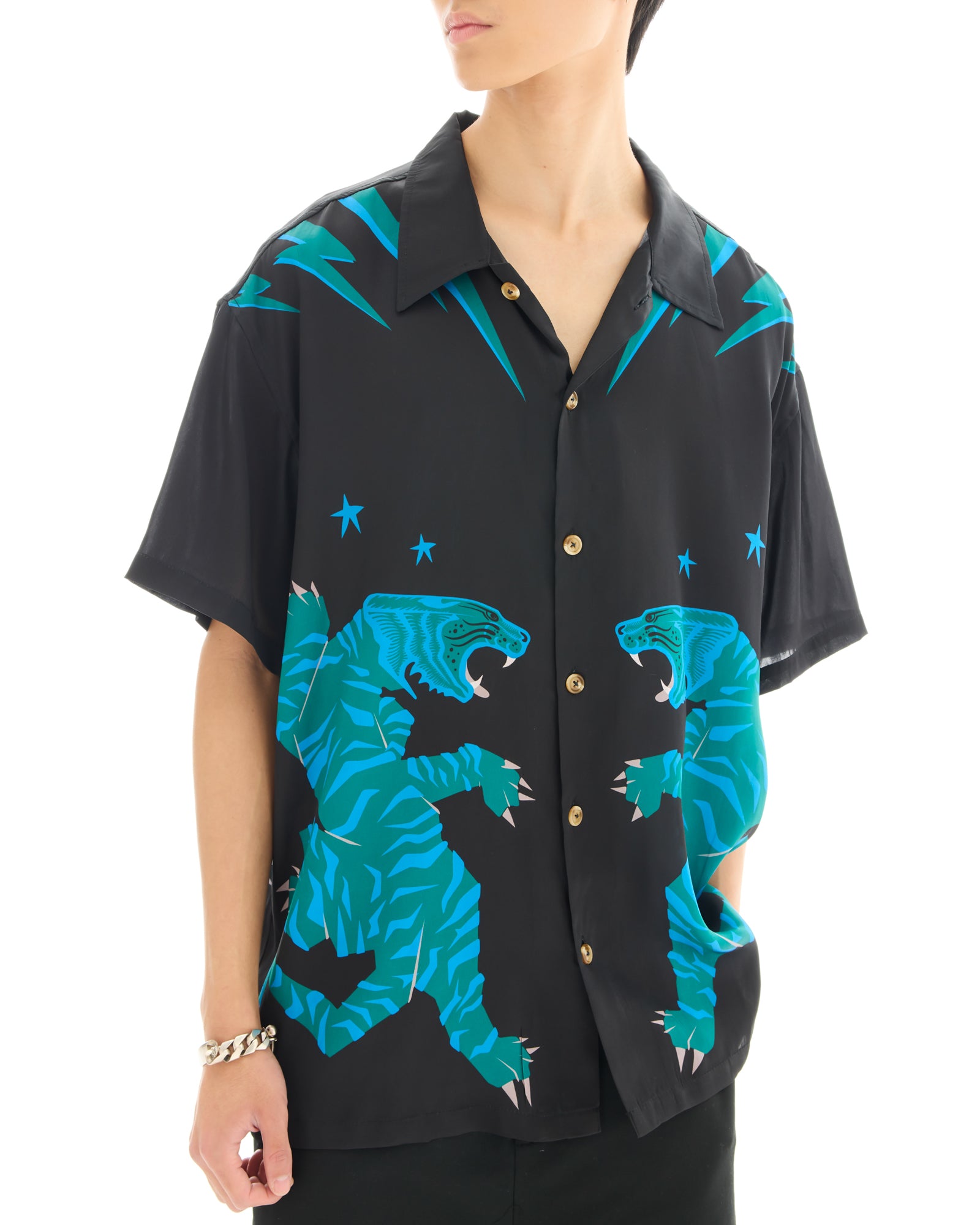 臥虎シルクシャツ