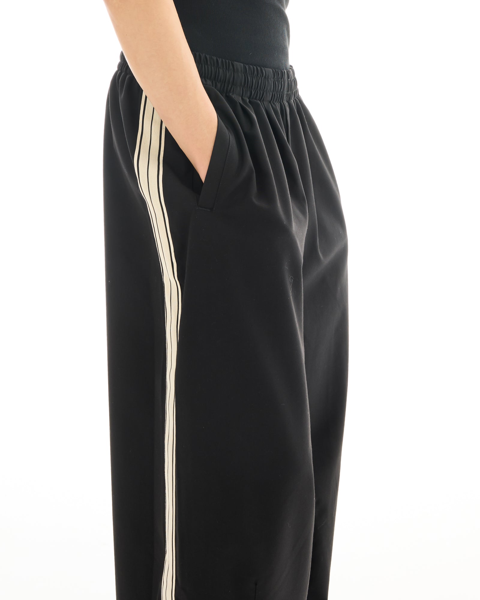 Lilafarbene Trainingshose „The Tales Harajuku“