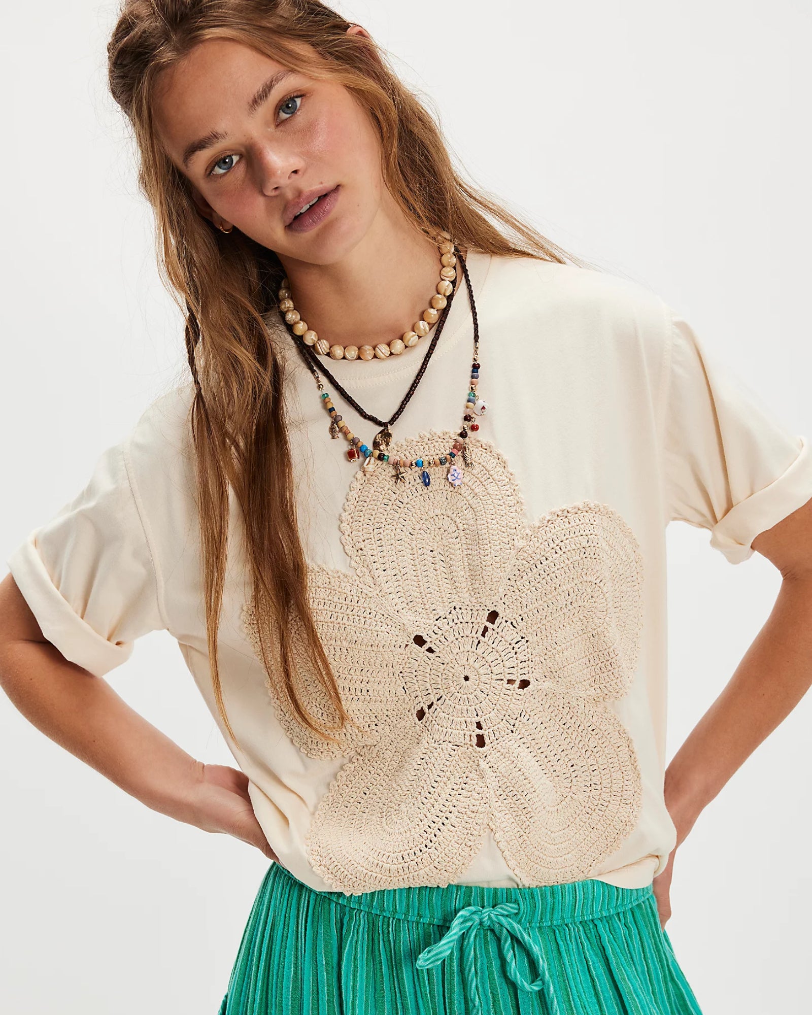 Gehäkeltes Blumen-T-Shirt