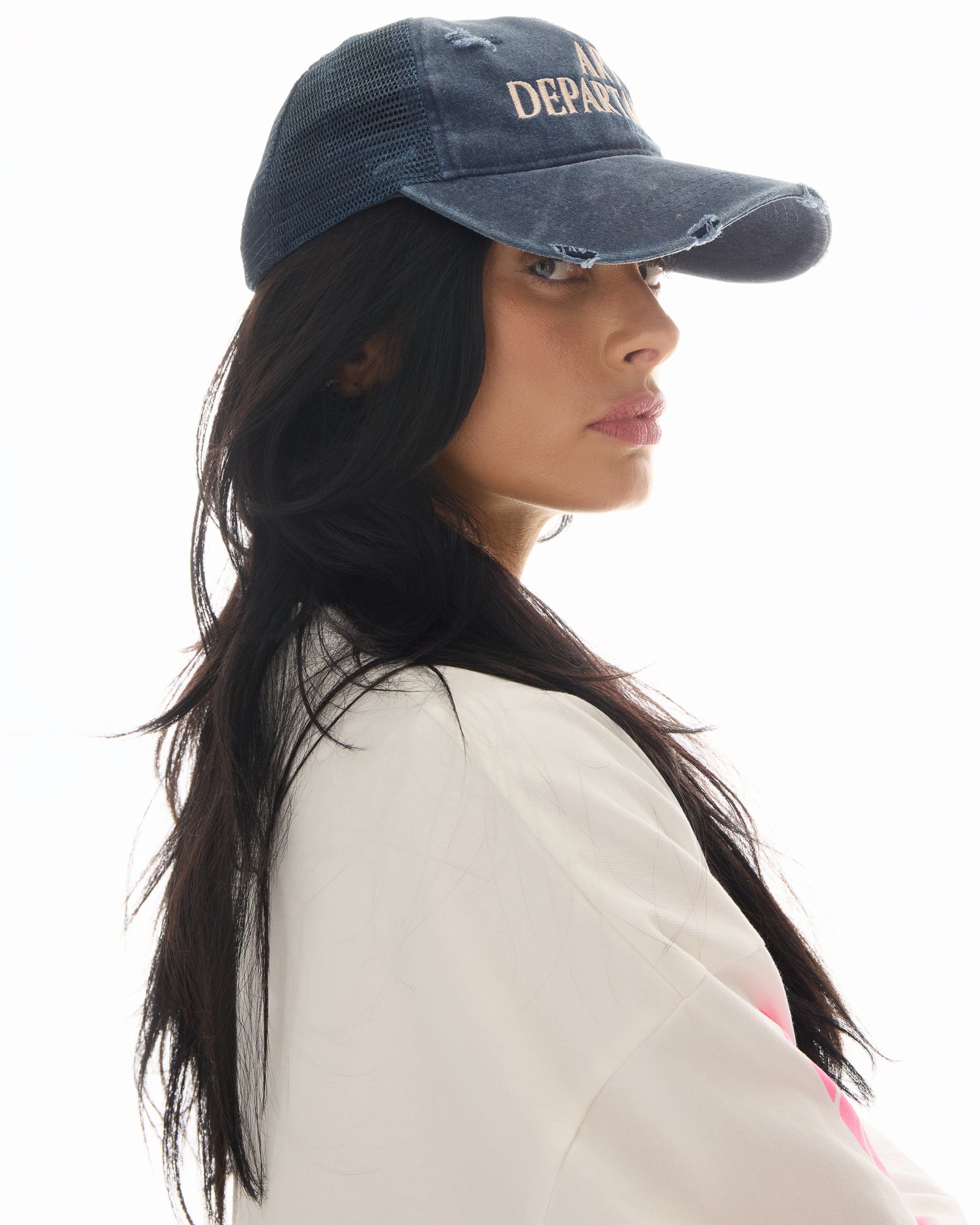 アート部門トラッカーキャップ