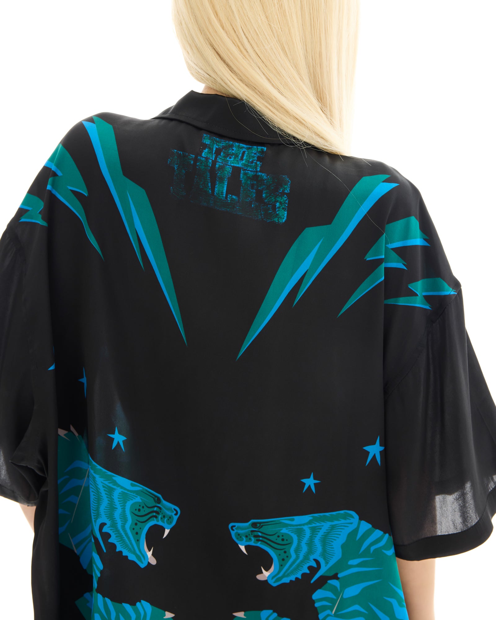 臥虎シルクシャツ