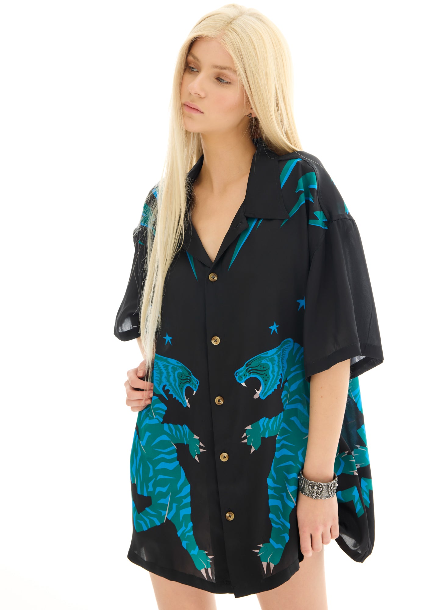 臥虎シルクシャツ