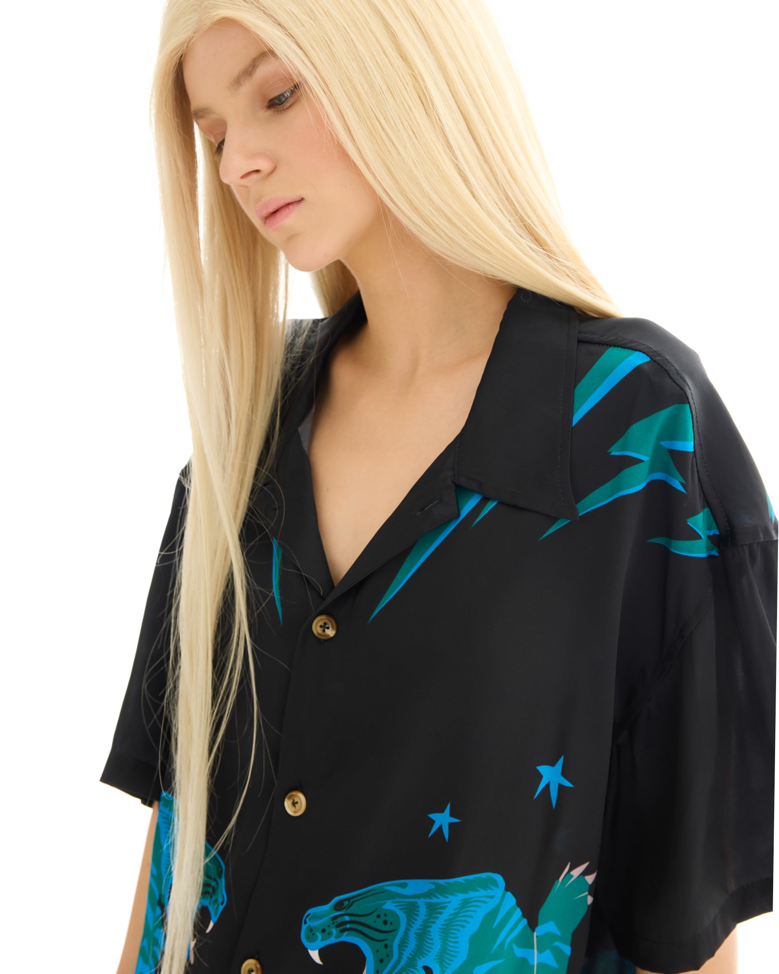 臥虎シルクシャツ