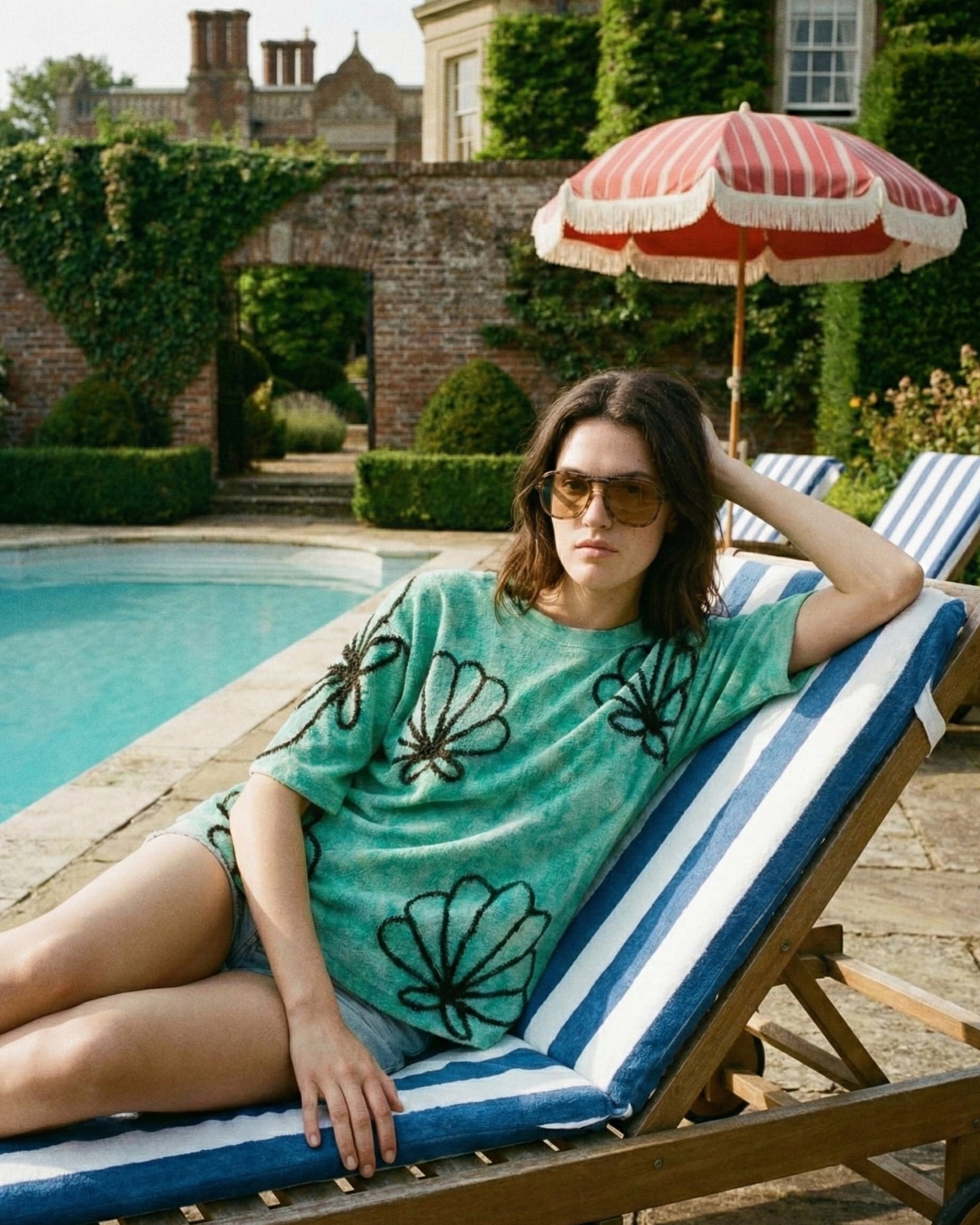 ザ・テイルズ フローラルストリート ヘンプTシャツ